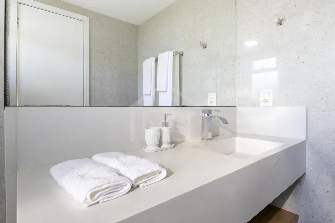Furnished house with 4 bedrooms and 5 bathrooms — photo 16