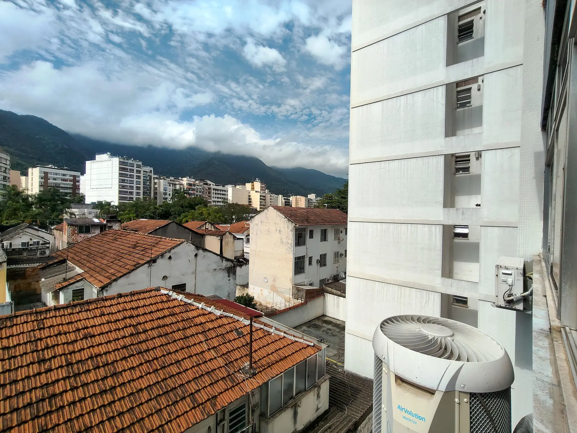 2-bedroom apartment with a mountain view in Rio de Janeiro — photo 39