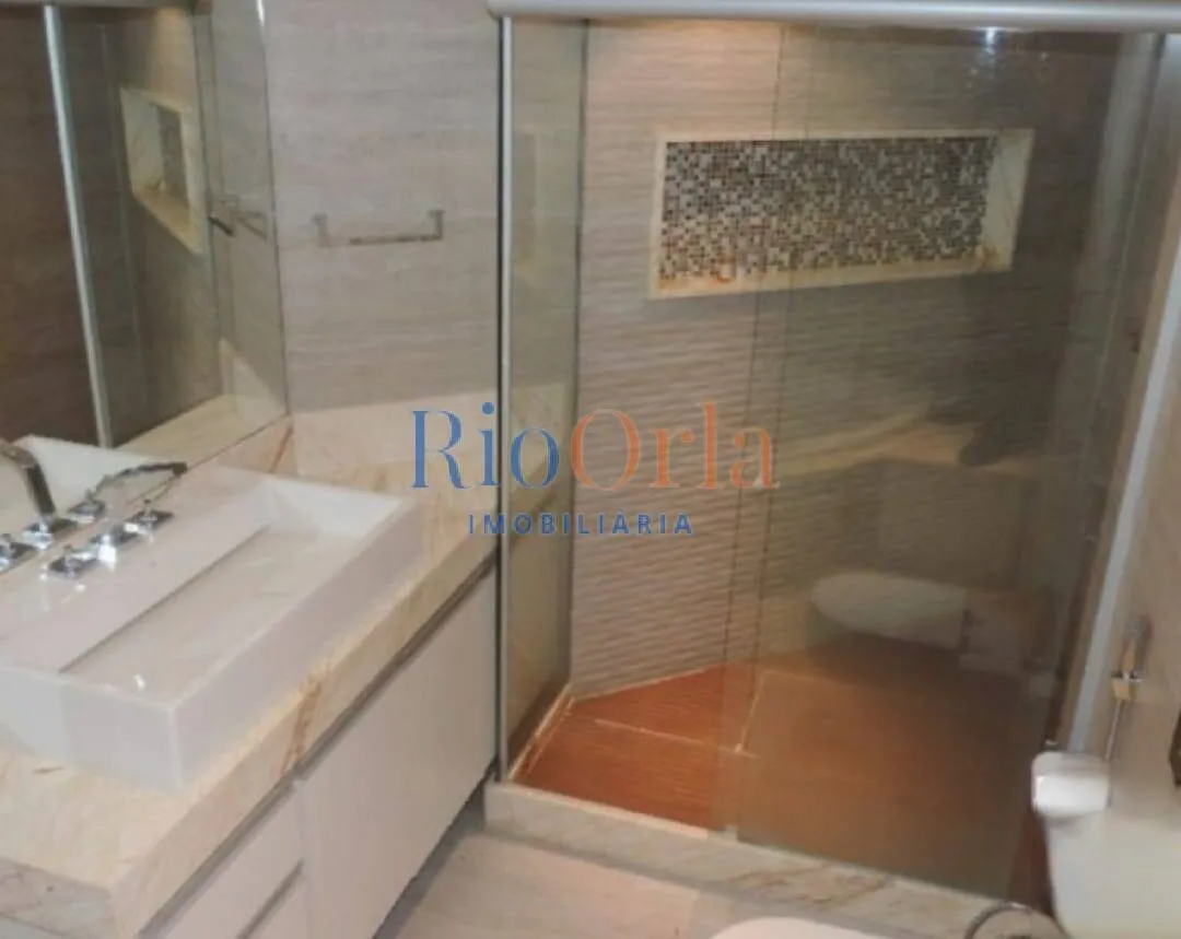Unfurnished apartment with 4 bedrooms and 5 bathrooms — photo 21