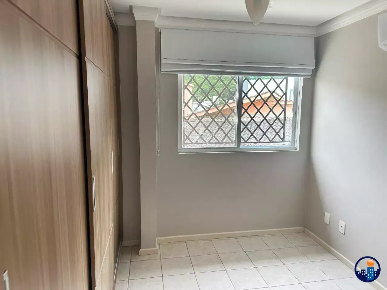 Furnished house with 3 bedrooms and 400 m² in a gated community — photo 16