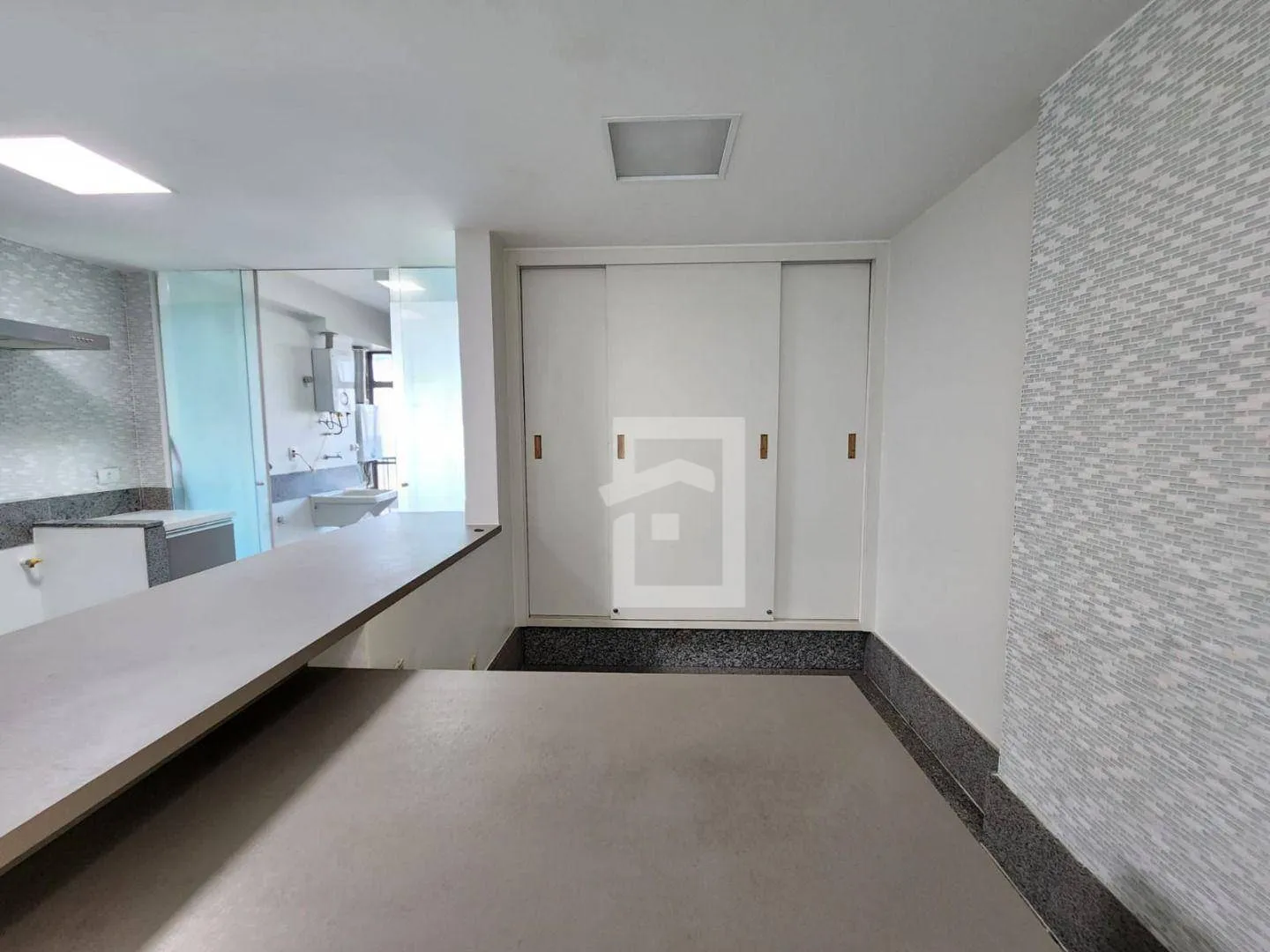 4-bedroom apartment with enclosed balcony and private garden — photo 70