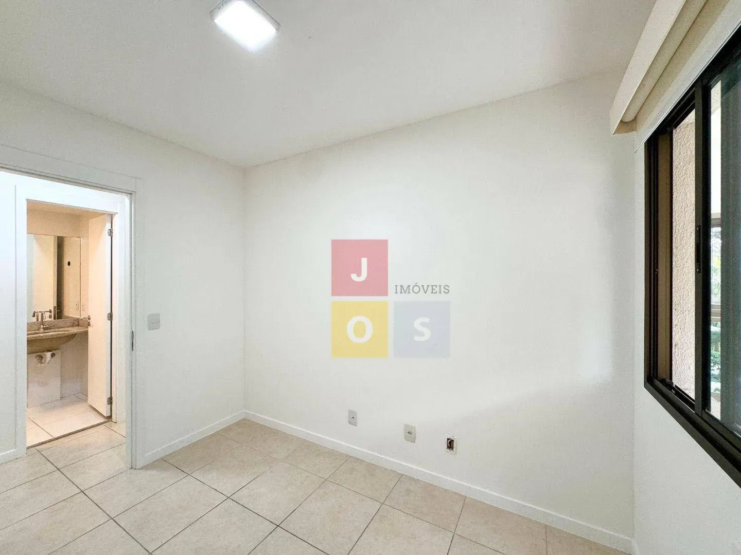 2-bedroom apartment with glassed balcony and 1 parking — photo 24