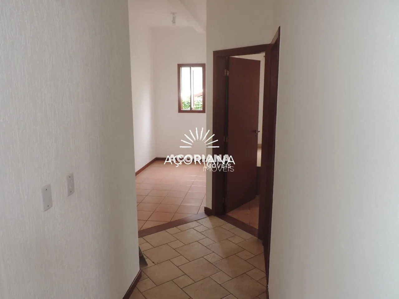 Fireplace in a 5-bedroom house, 350 m² — photo 15