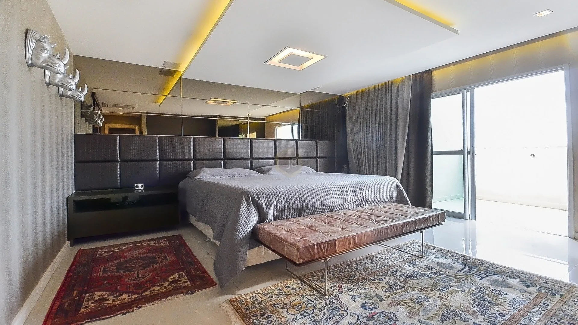 3-bedroom apartment with a bathtub — photo 7