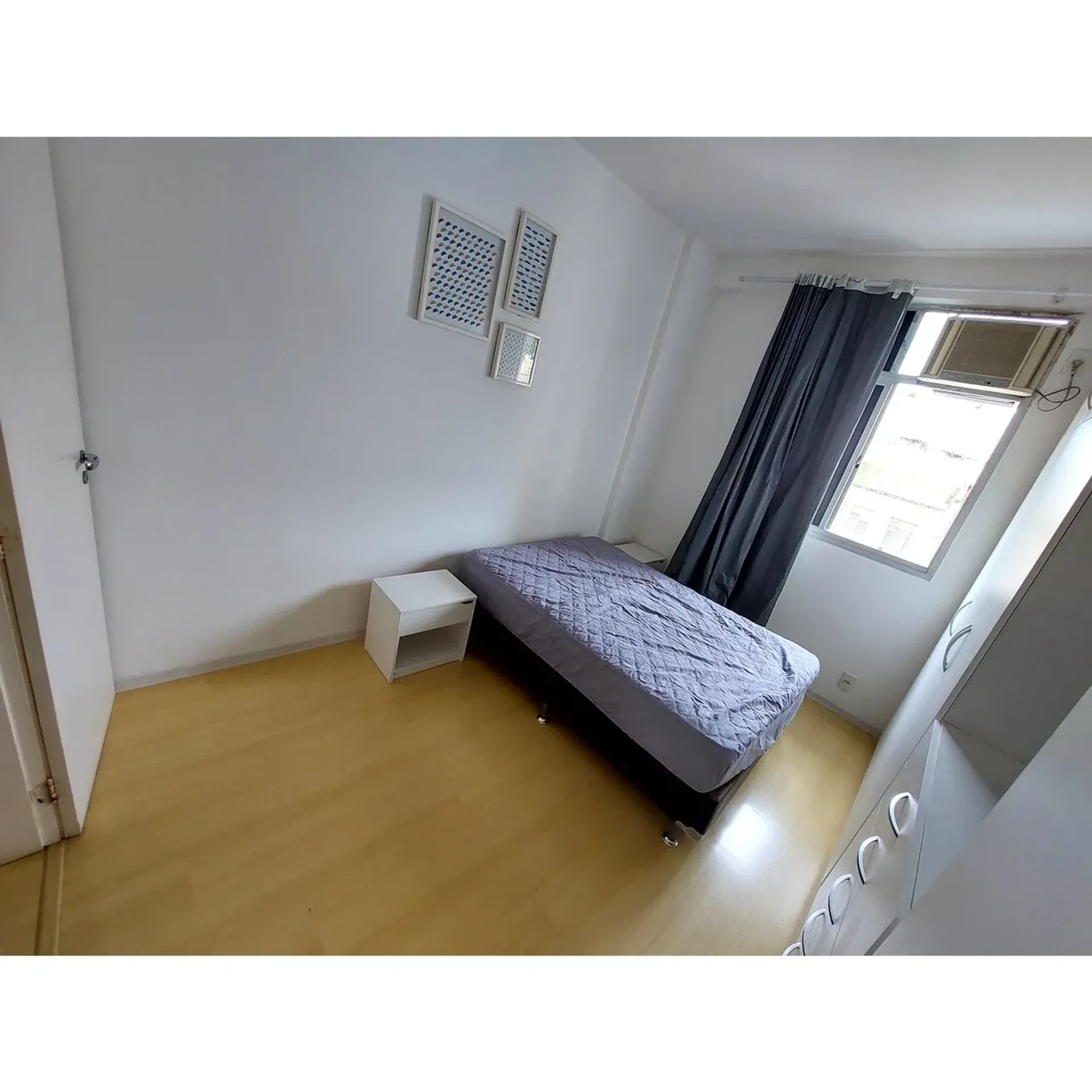 One-bedroom apartment with a washing machine — photo 9