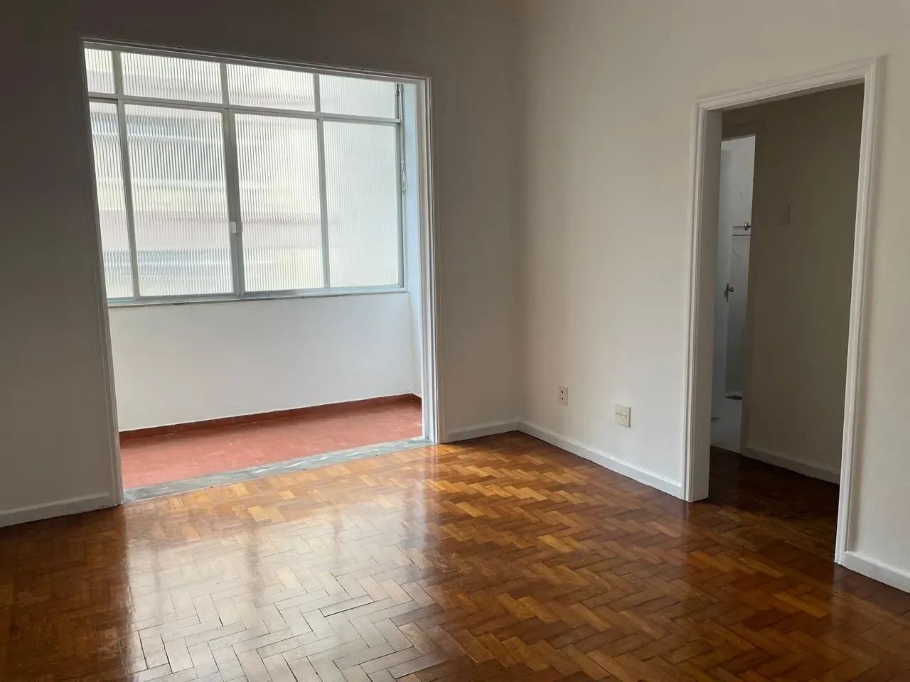 2-bedroom apartment with wood or laminate floors