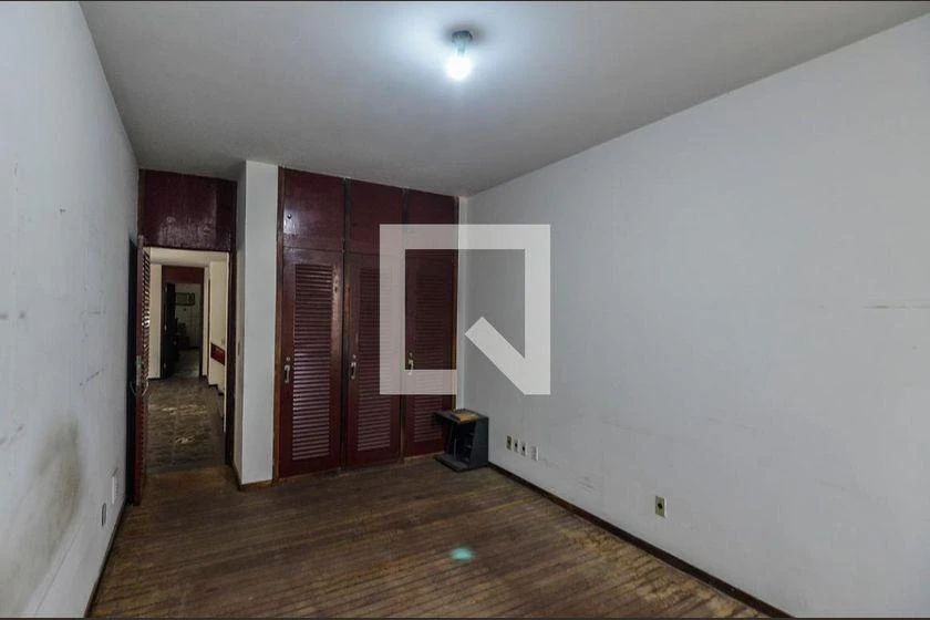 1000 m² house with 6 bedrooms and 1 en-suite — photo 41