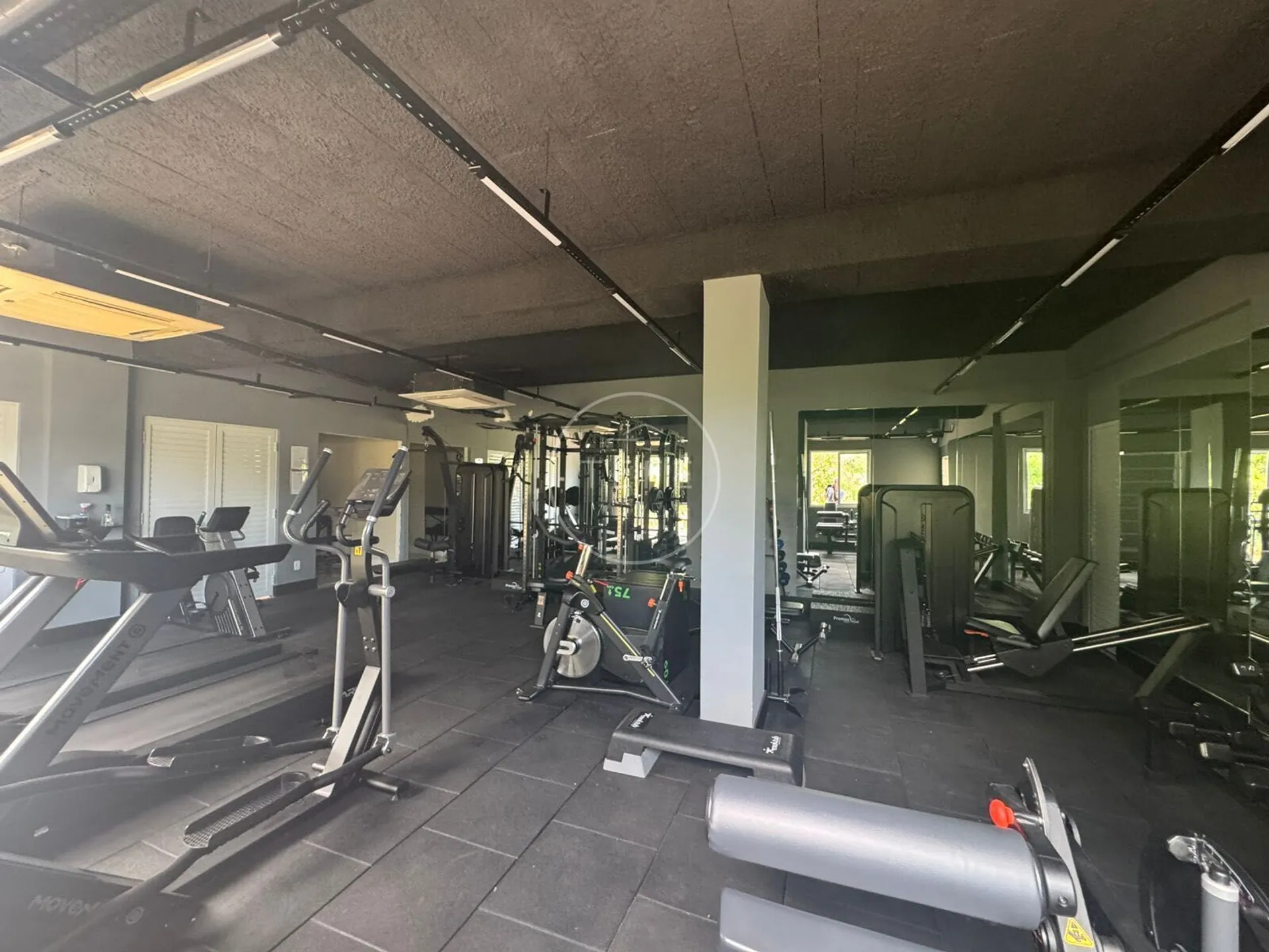 House for rent with 5 suites and 290 m² — photo 46
