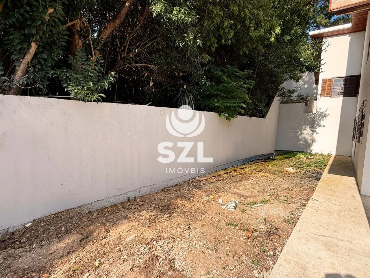 House with 5 bedrooms and 5 parking spaces — photo 26