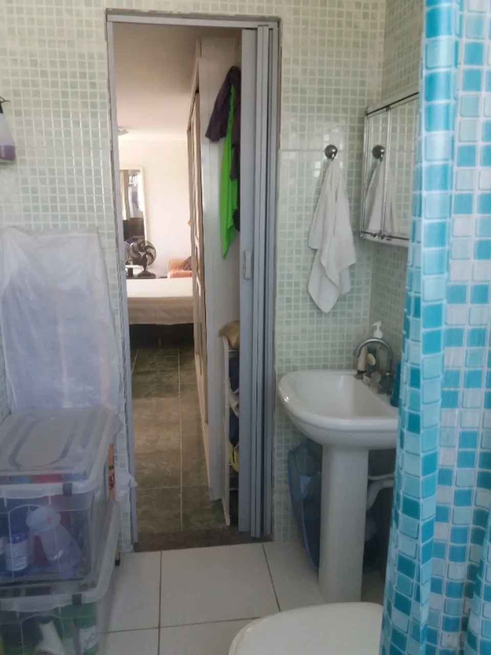 Bathtub in a one-bedroom house, 48 m² — photo 16