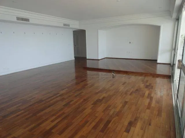 Water view in a 4-bedroom apartment, 350 m² — photo 9