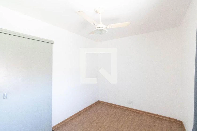 Wood or laminate floors in a 2-bedroom apartment, 50 m² — photo 44