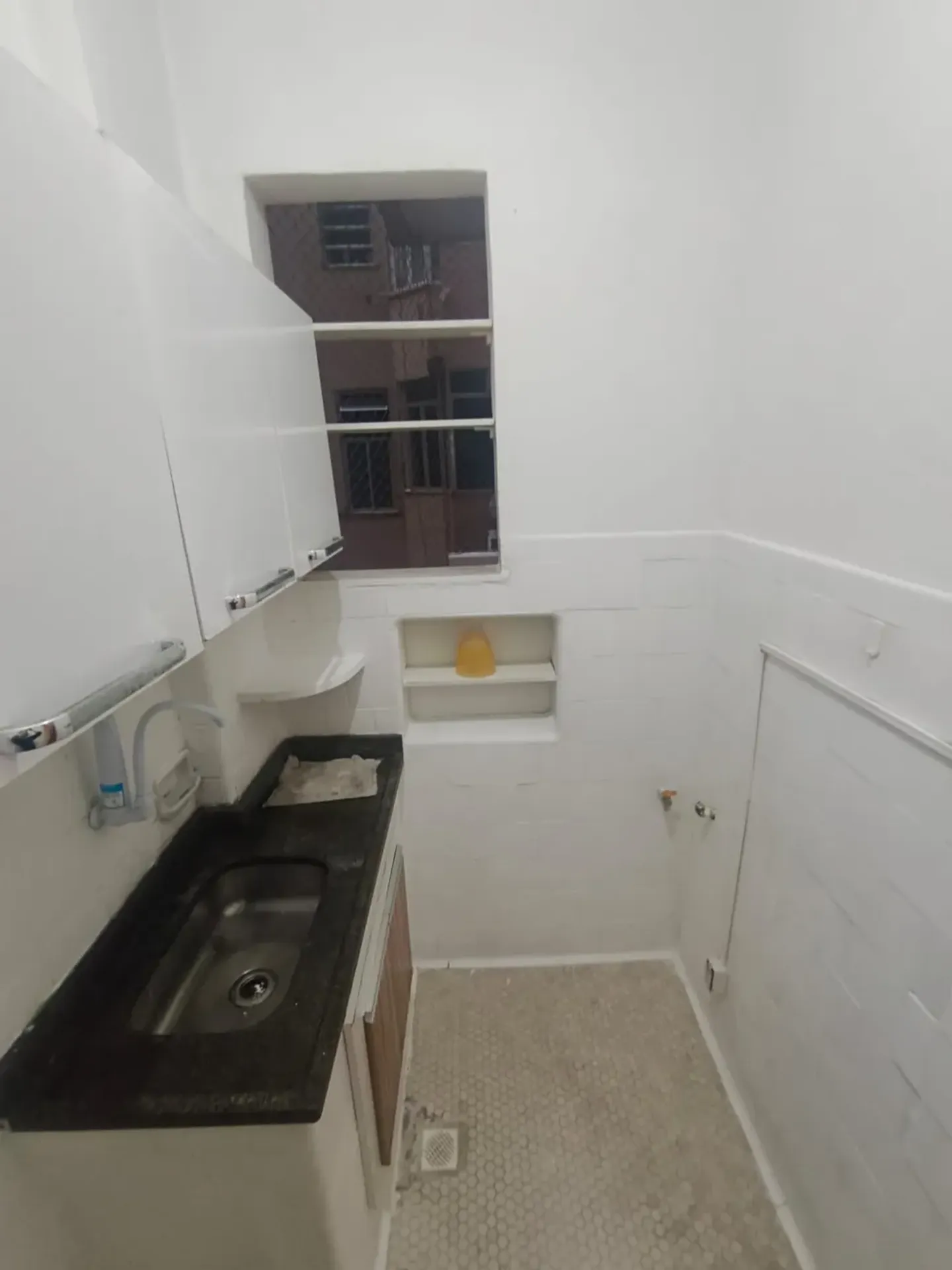 Деревянный пол или ламинат и 1 спальня: квартира 35 м² — photo 2