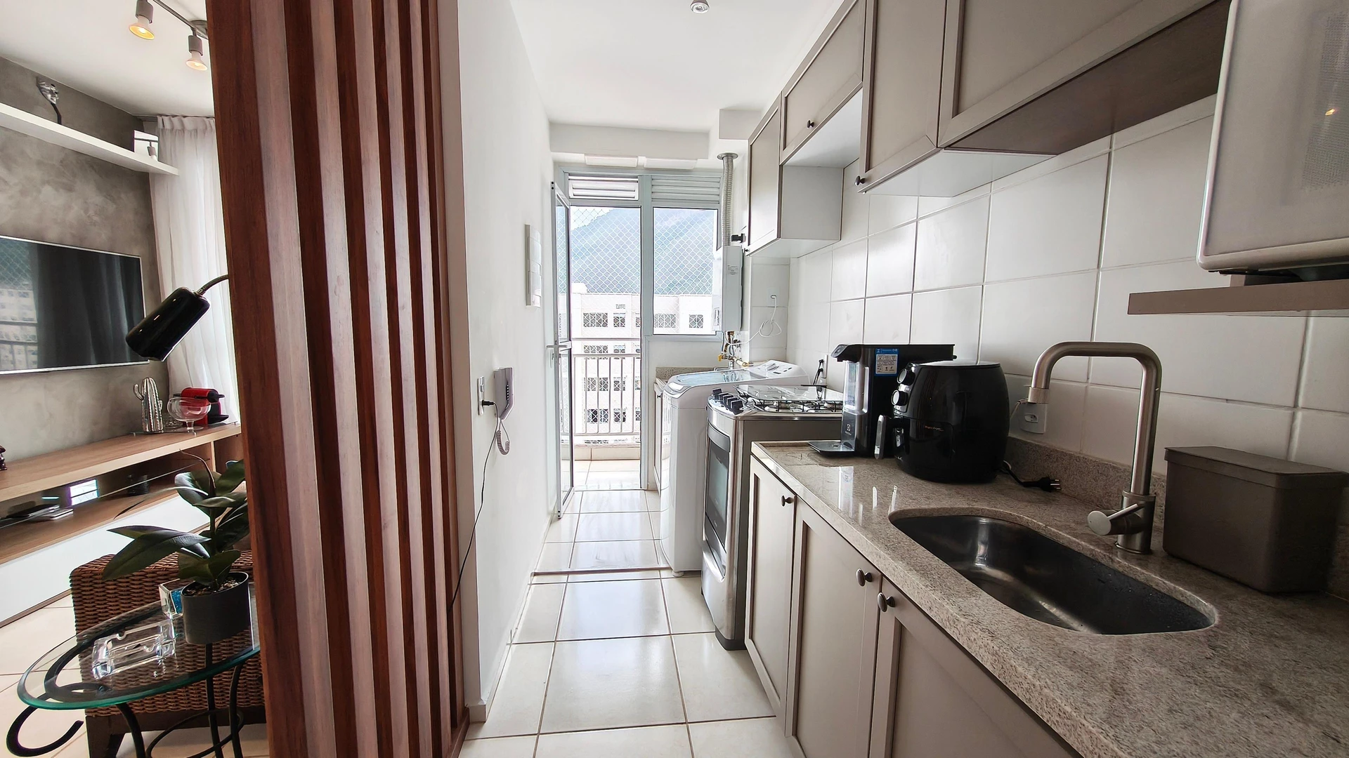 Mountain view in a 2-bedroom apartment, 53 m² — photo 18