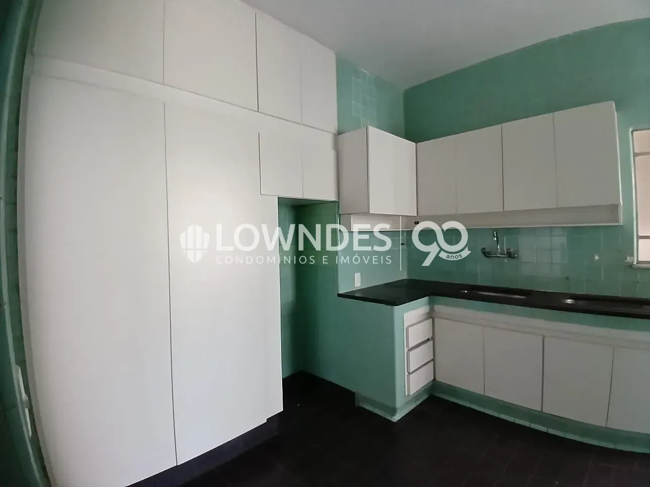 3-bedroom apartment with 1 bathroom and parking space — photo 44