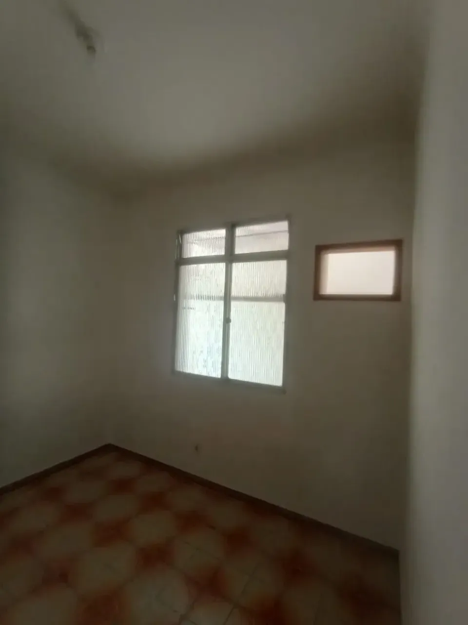 Casa de vila com 2 quartos e banheiro com box de vidro — photo 4