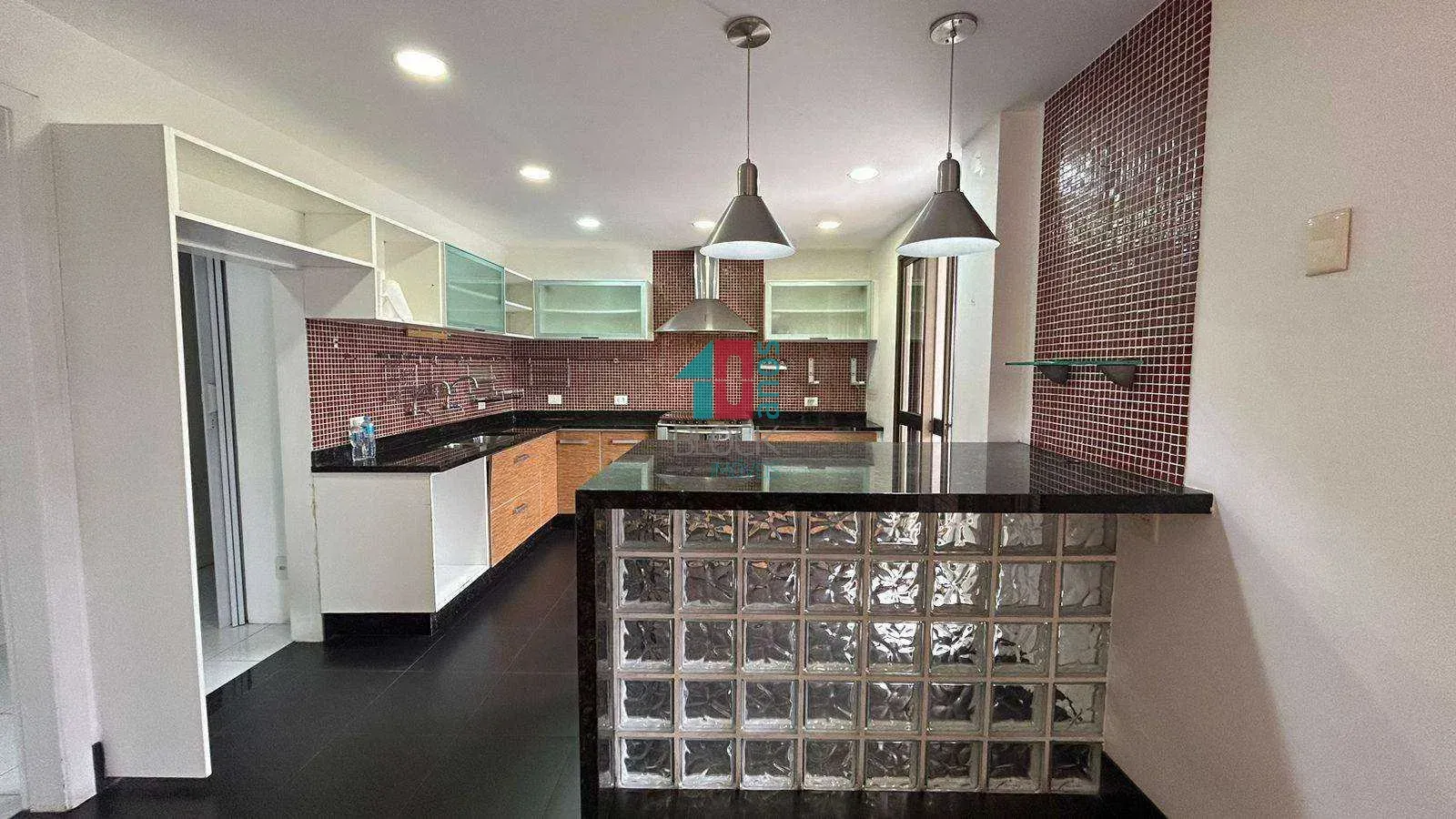 Penthouse with 3 bedrooms, 2 suites, 250 m² — photo 17
