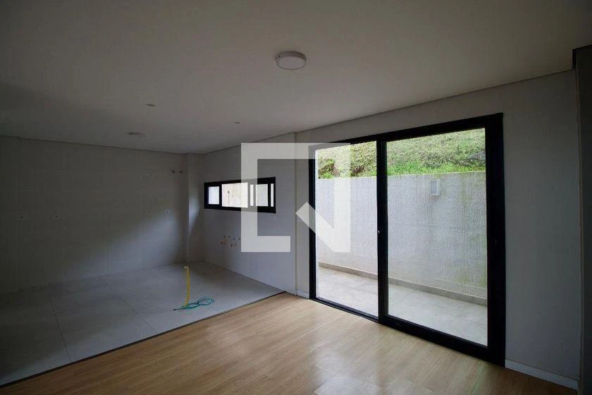 3-bedroom house with floor-to-ceiling windows — photo 19