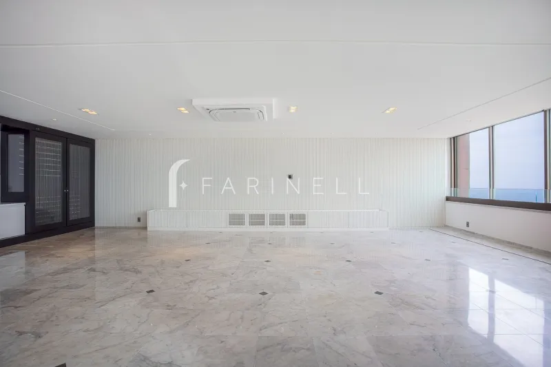 Floor-to-ceiling windows in a 3-bedroom apartment, 465 m² — photo 8