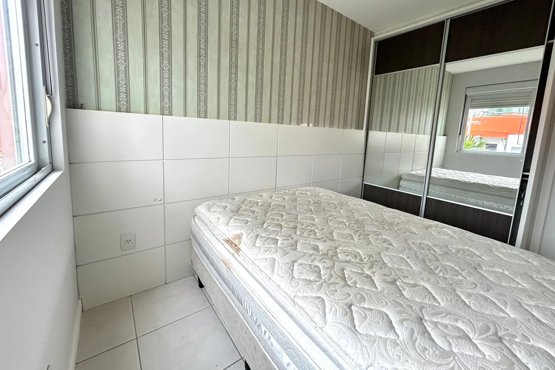 2-bedroom apartment in a building with a gym — photo 35