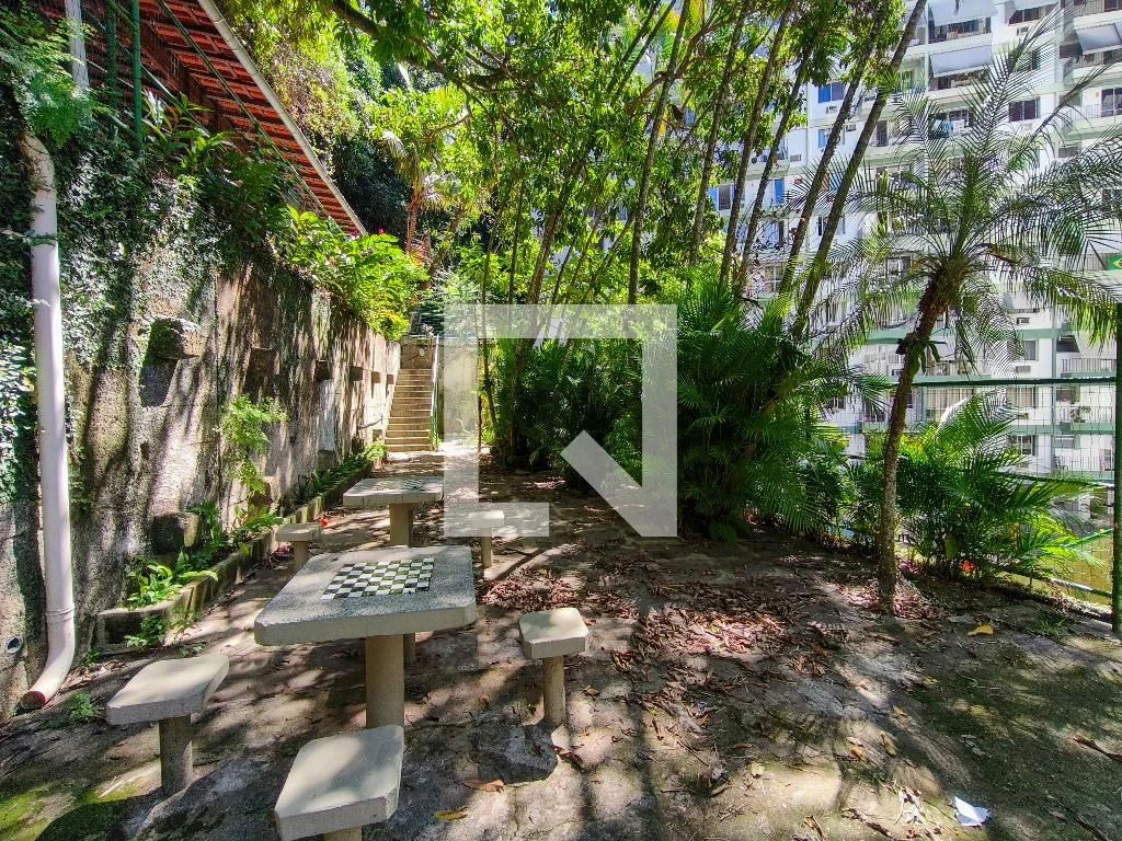 Furnished 4-bedroom apartment with balcony — photo 75