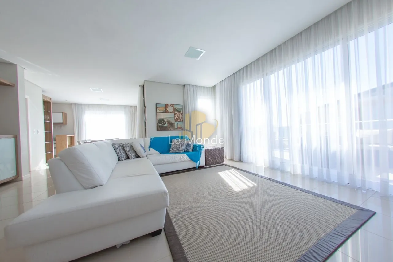 Dúplex con 4 dormitorios y 382 m², cocina amueblada — photo 14