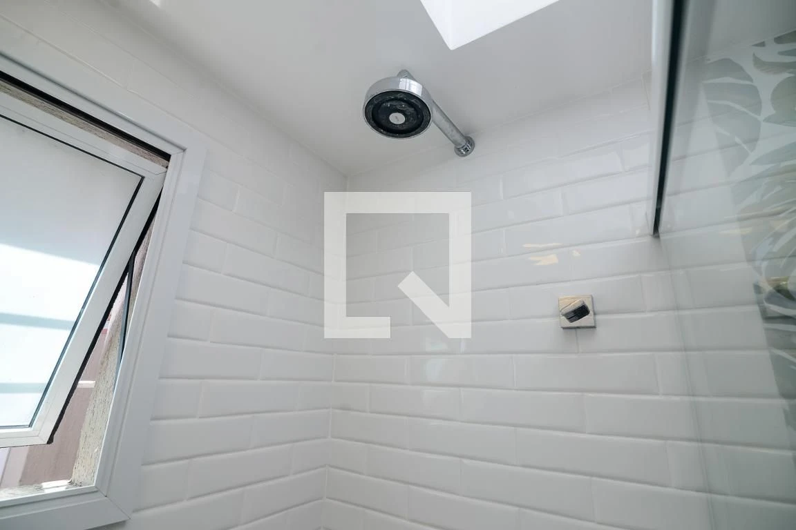 Furnished 4-bedroom apartment with 4 bathrooms — photo 25