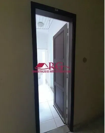 Apartment with 2 bedrooms and a fitted kitchen — photo 31