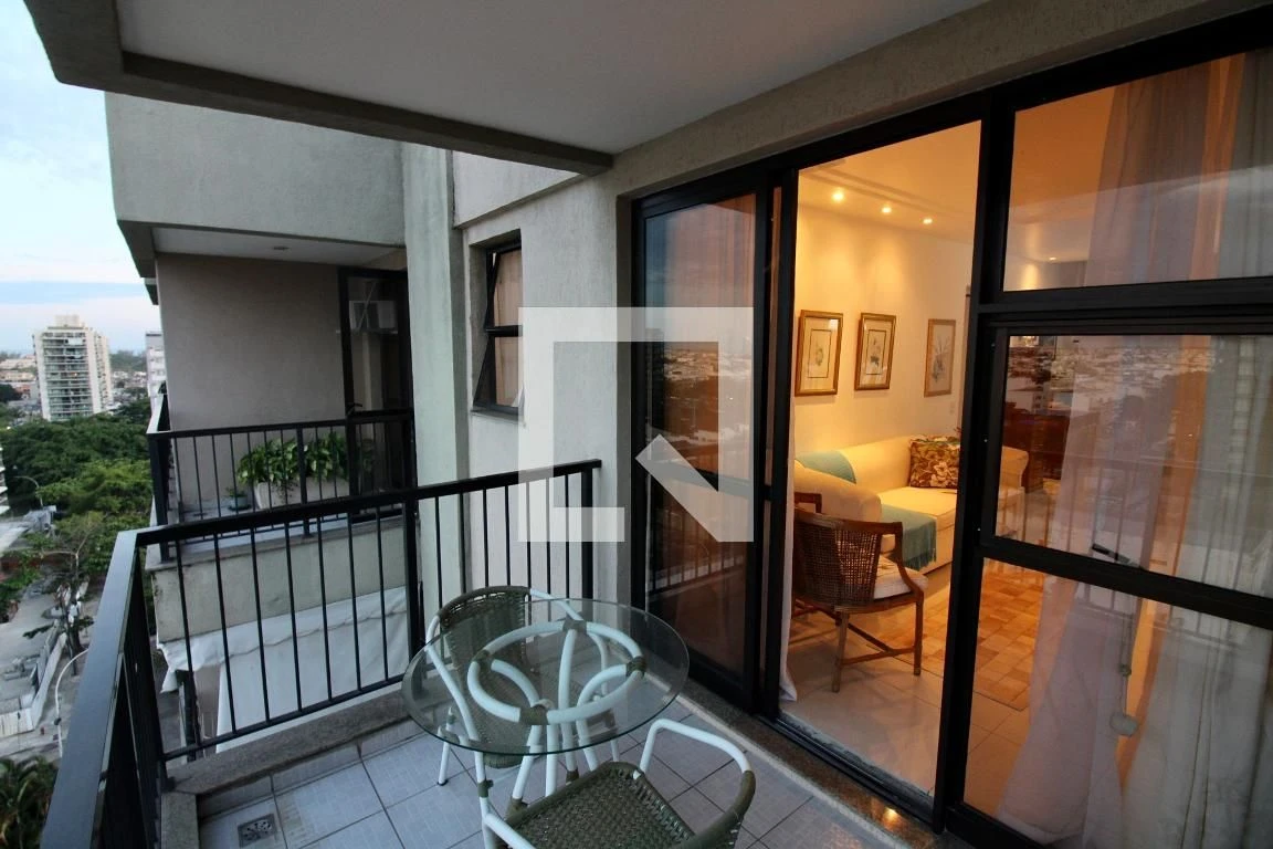 Furnished apartment with 2 bedrooms and 3 bathrooms
