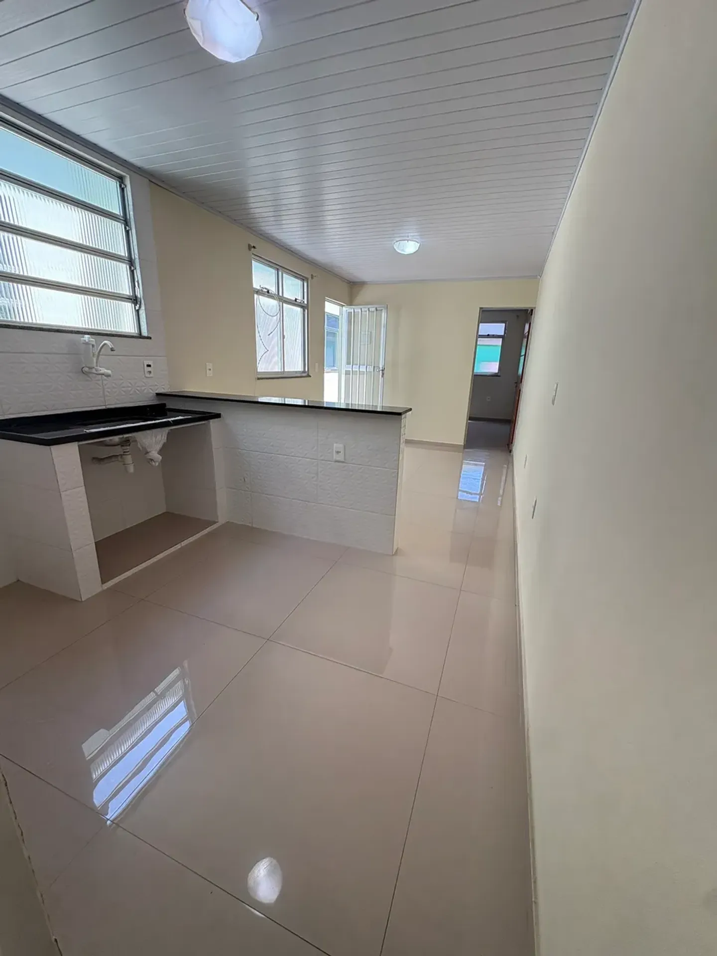 Casa de 60 m² e 1 quarto, Colégio