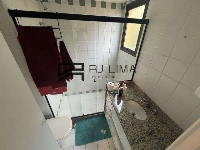 Floor-to-ceiling windows in a 2-bedroom apartment, 80 m² — photo 8