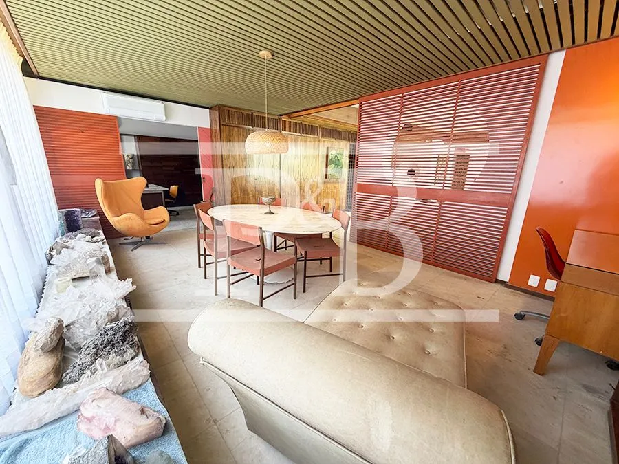310 m² apartment with floor-to-ceiling windows and a bathtub — photo 39