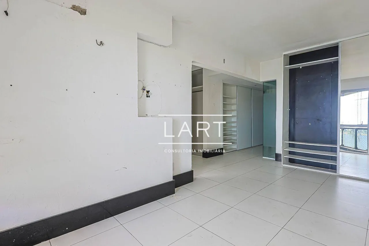 3-bedroom apartment with glassed-in balcony and 160 m² — photo 12