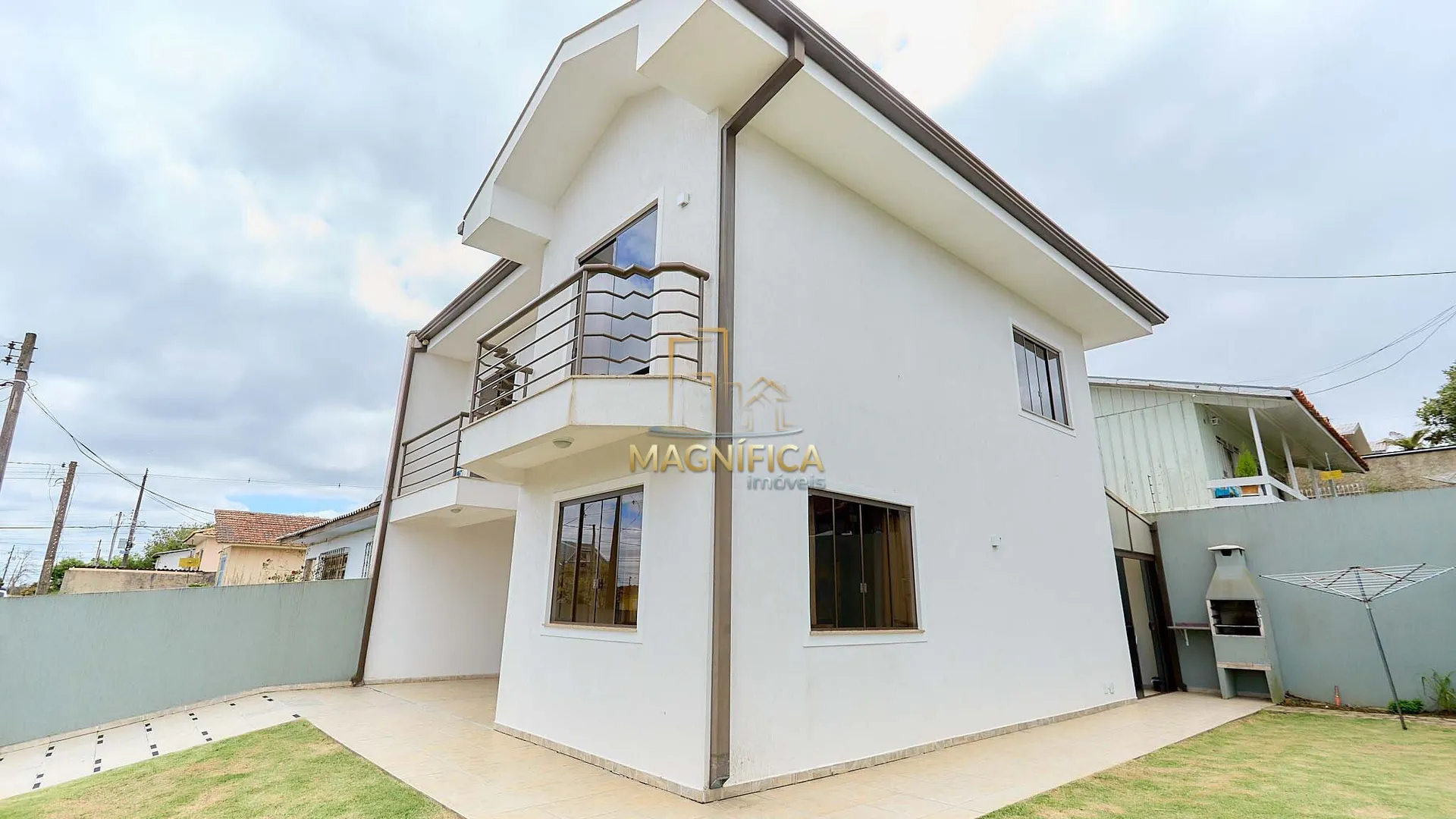 House with 3 bedrooms and 3 bathrooms, no parking — photo 43