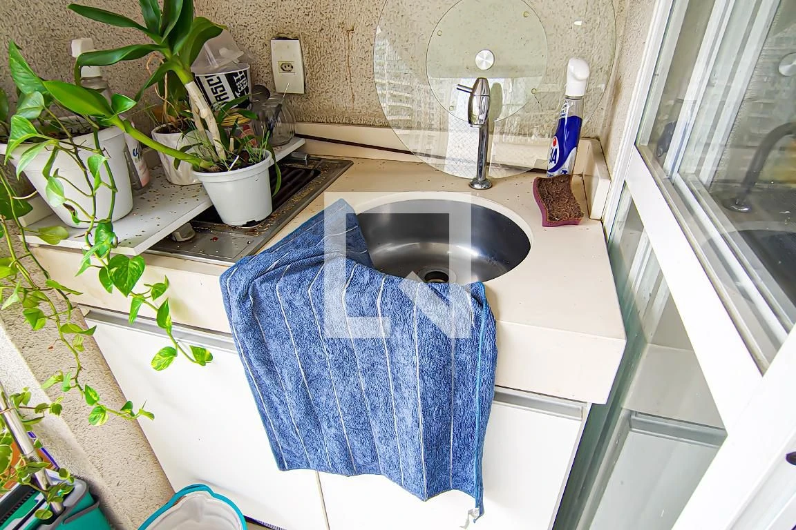 Apartamento mobiliado com 2 quartos e varanda com churrasqueira — photo 5