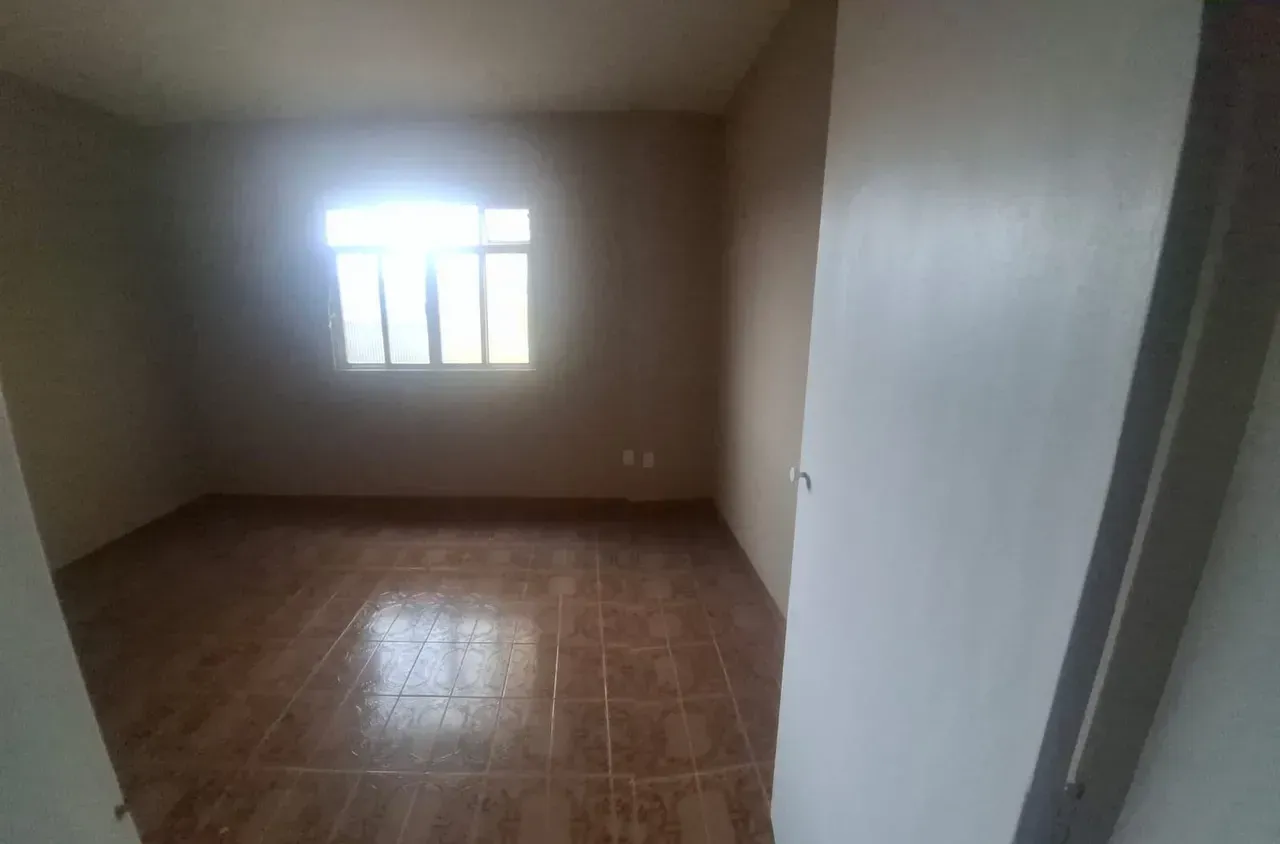 Apartamento sem mobília com 2 quartos e piso de cerâmica — photo 8