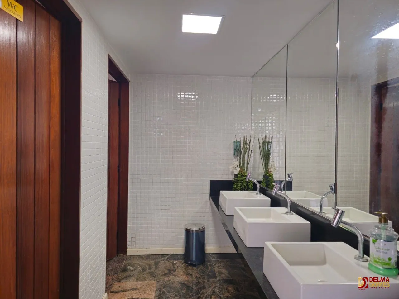 3-bedroom apartment, 1 with its own bathroom, 128 m² — photo 32