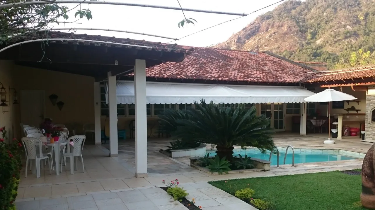 Casa com 4 quartos e 5 banheiros com fogão a gás — photo 12