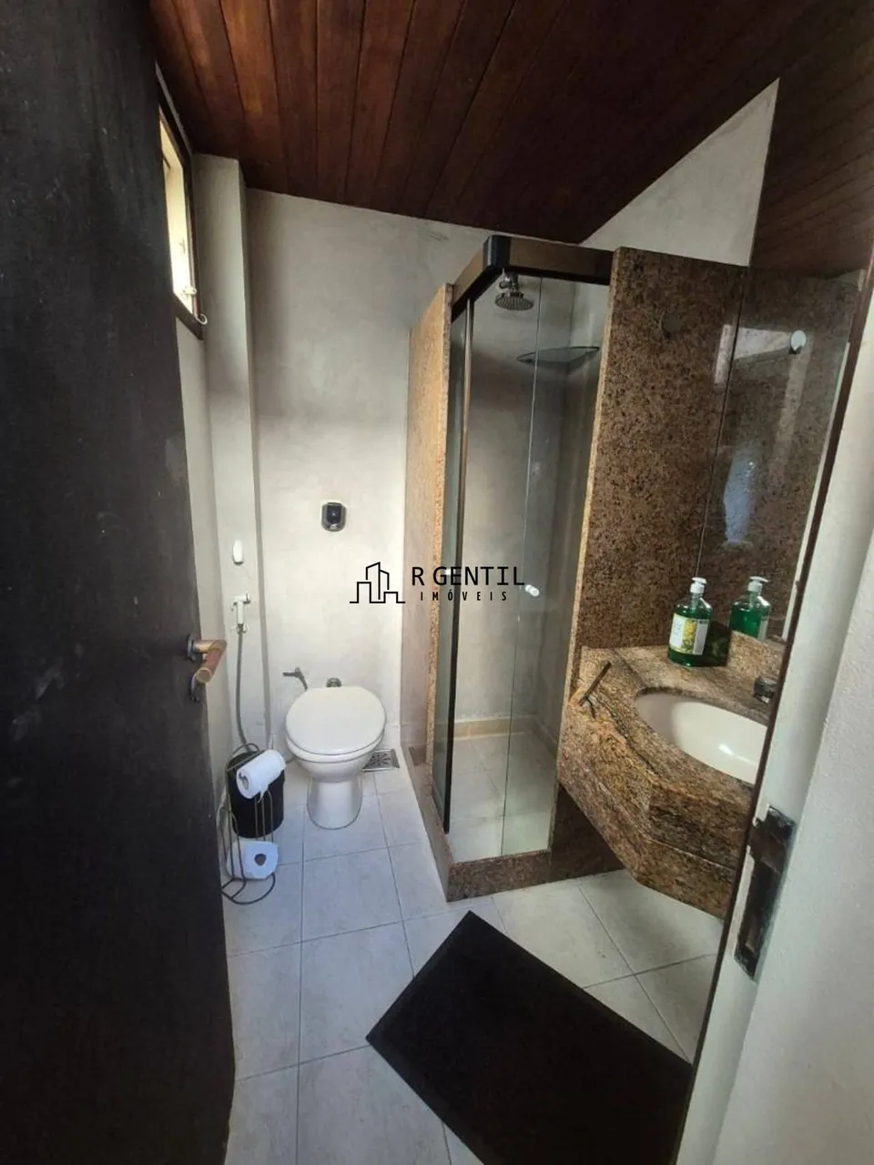 Unfurnished apartment with 3 bedrooms and a balcony — photo 16