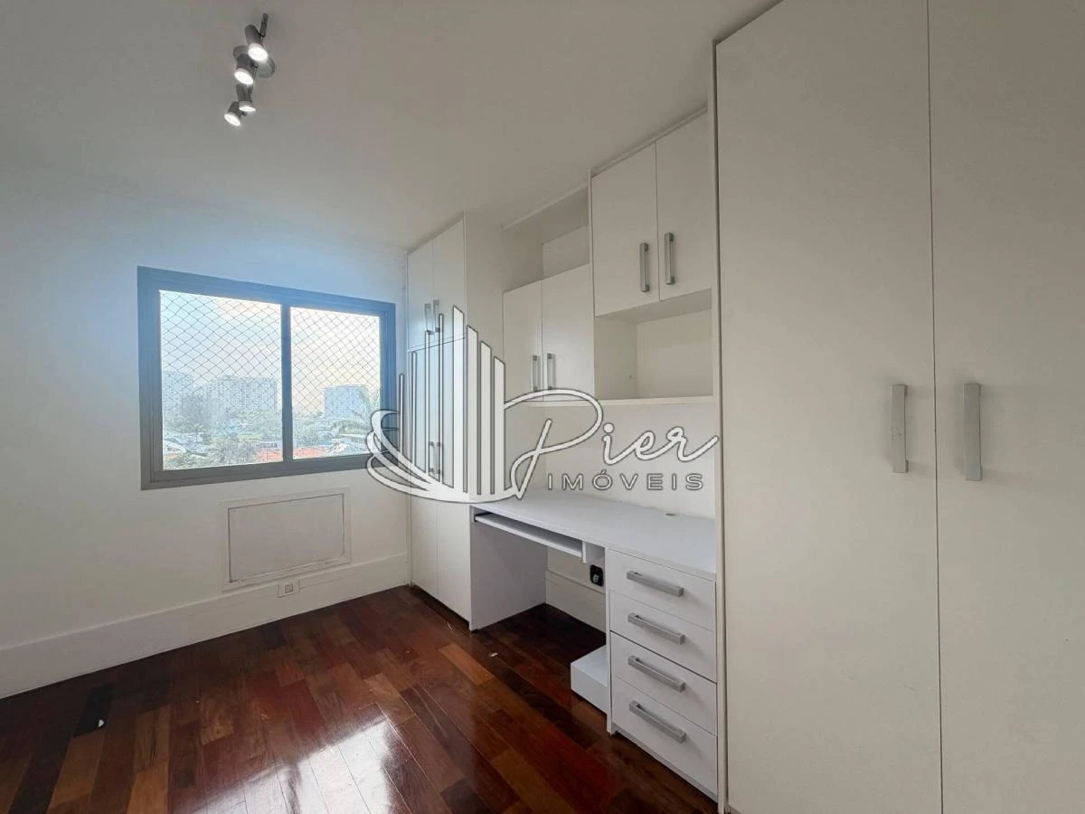 4 quartos e janelas do piso ao teto: apartamento de 174 m² — photo 26