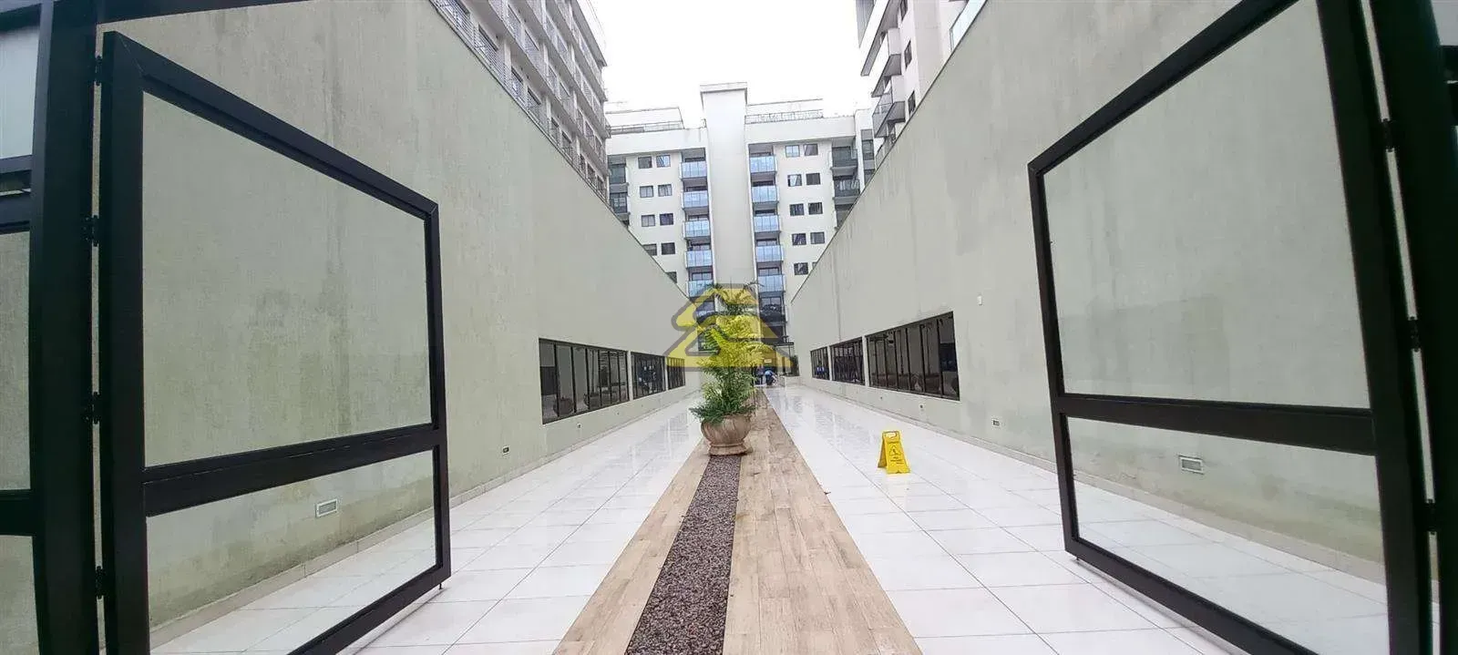Apartamento de 1 quarto com varanda e box de vidro — photo 22