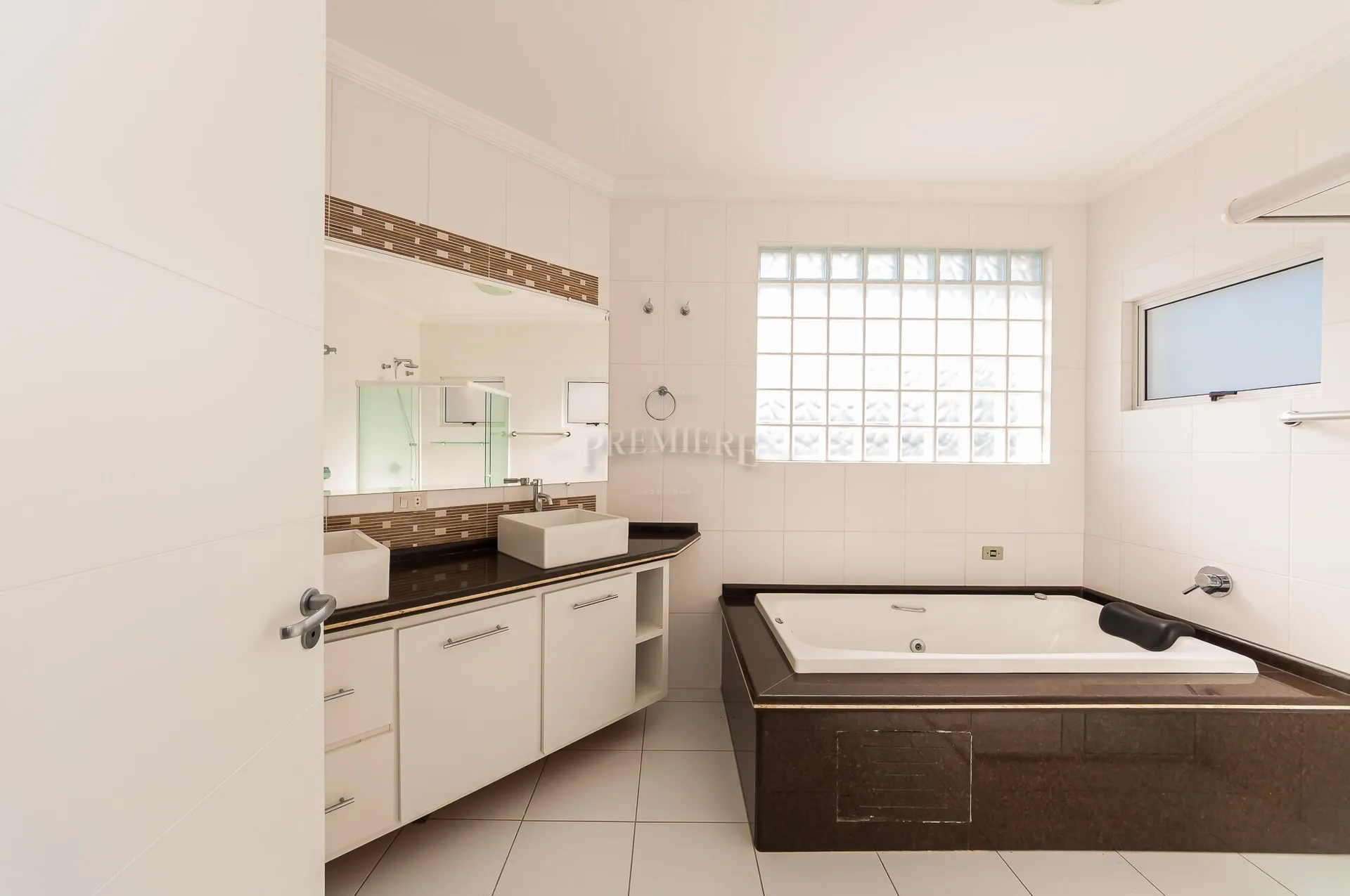 Furnished house with 613 m², 3 en-suite bedrooms — photo 26