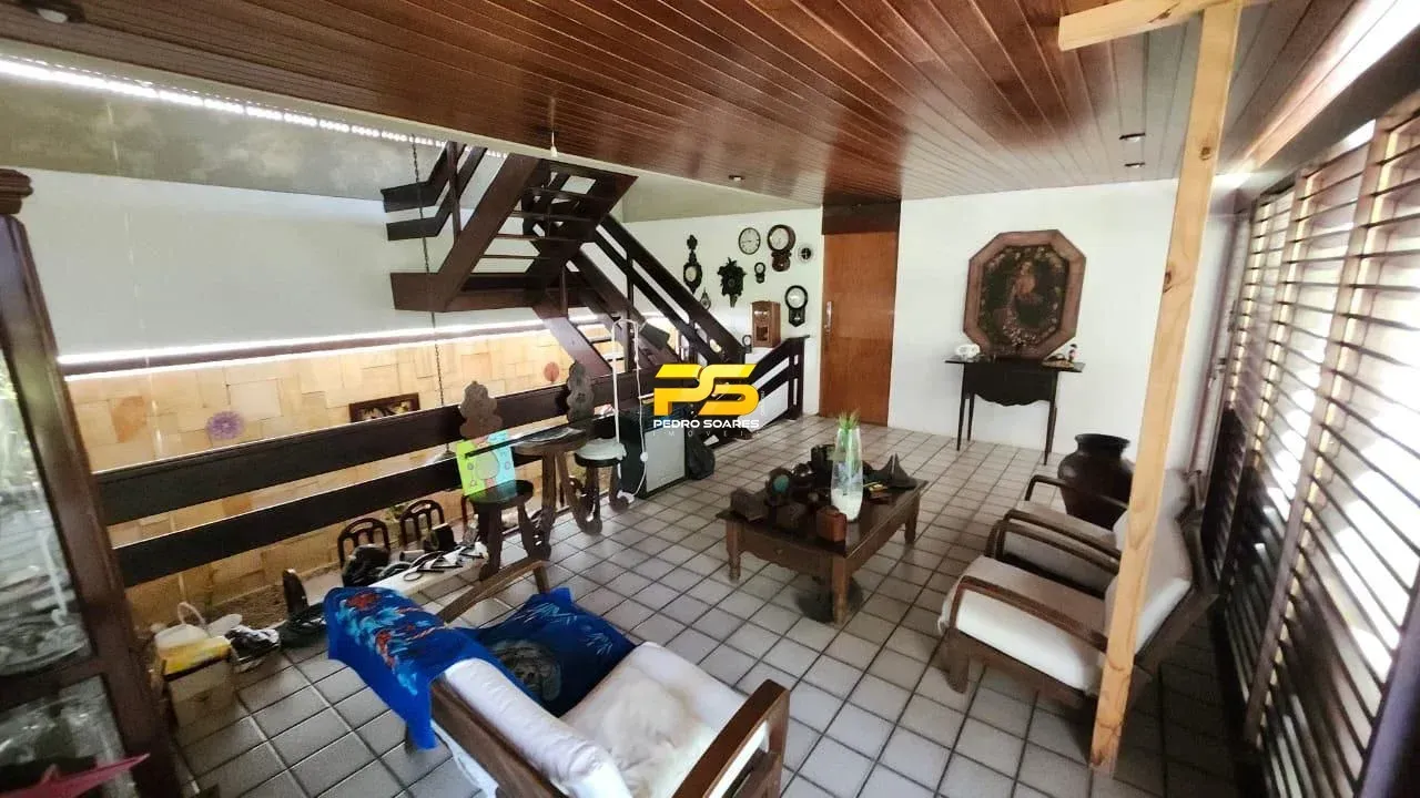 Casa com 4 suítes e 350 m², com 4 vagas — photo 2