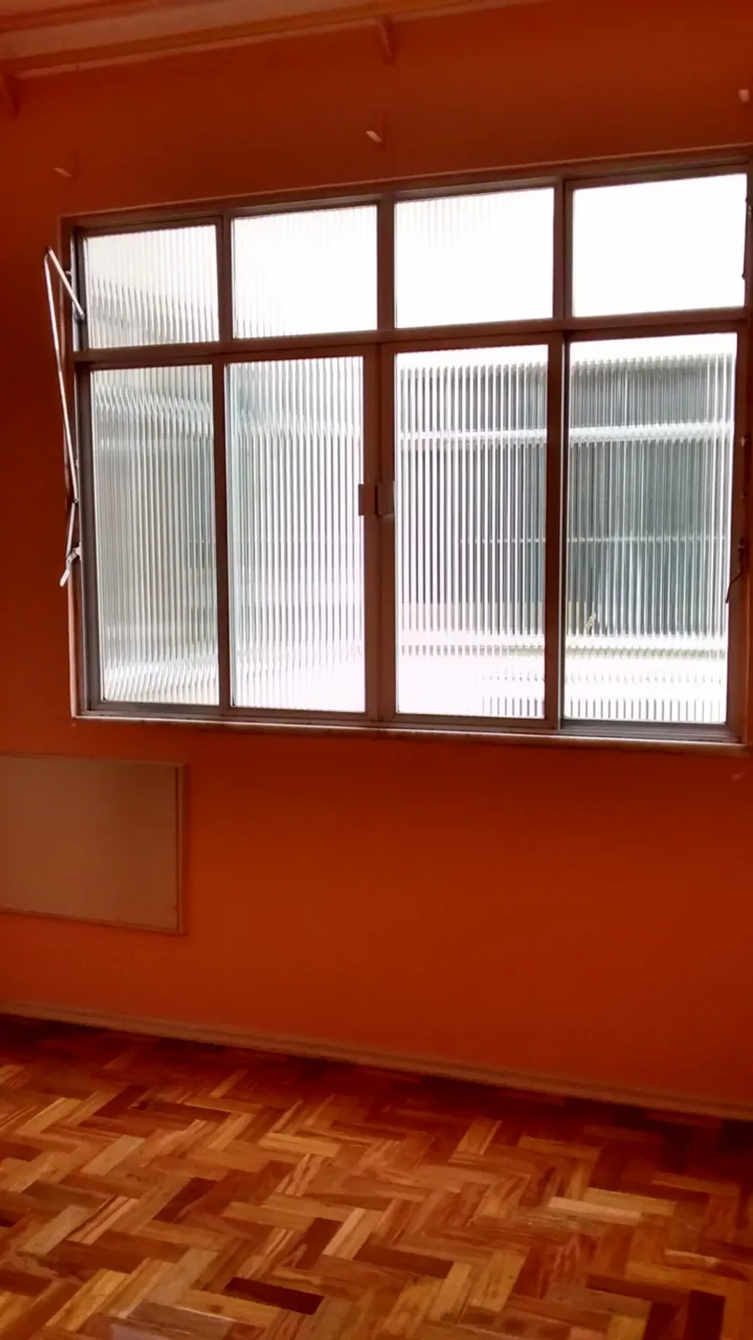 Departamento de 2 dormitorios con piso de madera o laminado — photo 19