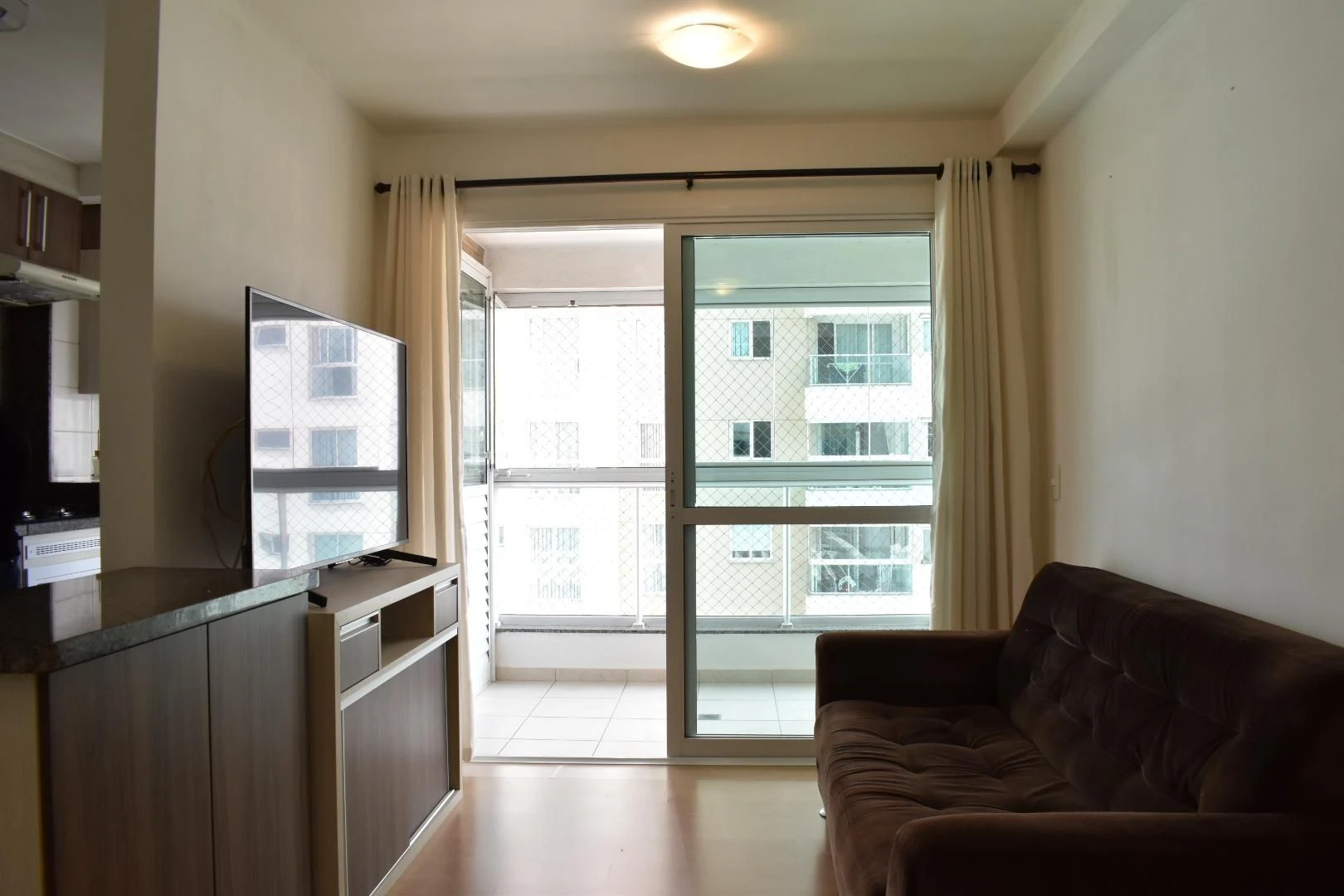 2-bedroom apartment with a home office in Curitiba — photo 14