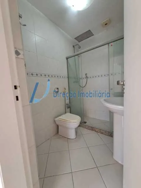 2-bedroom apartment with a walk-in closet in Rio de Janeiro — photo 17