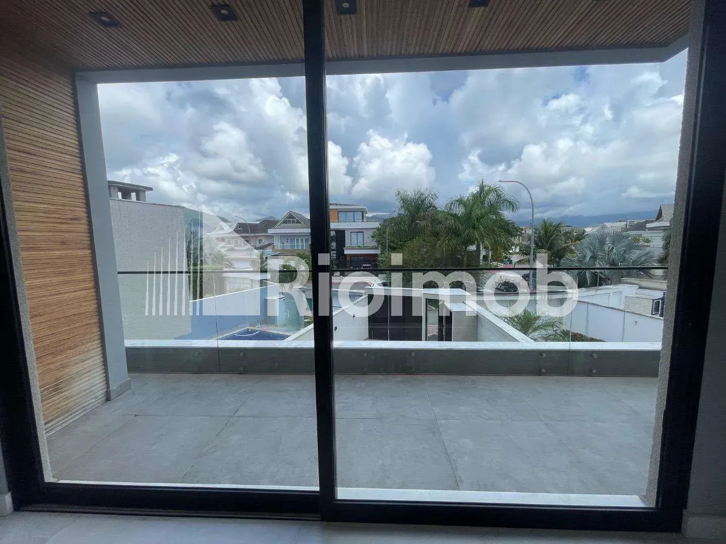 Будинок із кухнею відкритого планування та 5 спальнями 490 м² — photo 30