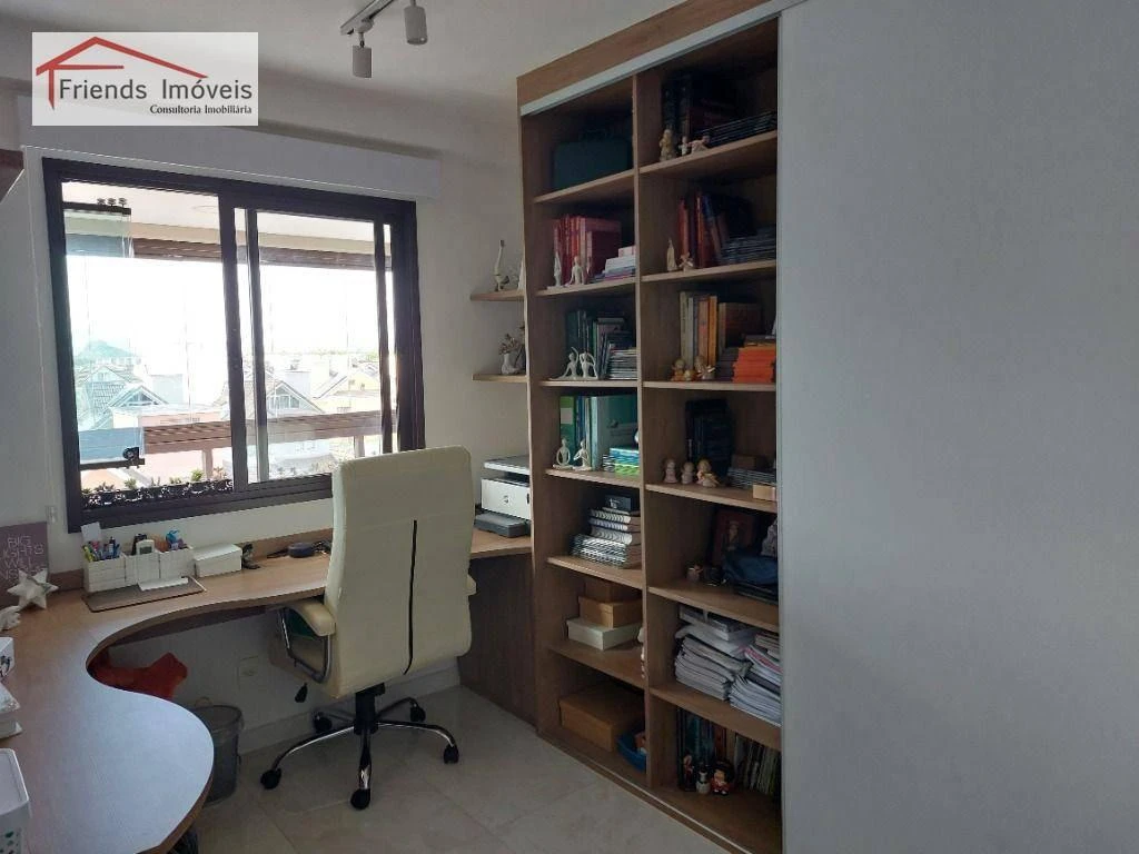 4-bedroom apartment in a building with a sauna — photo 25