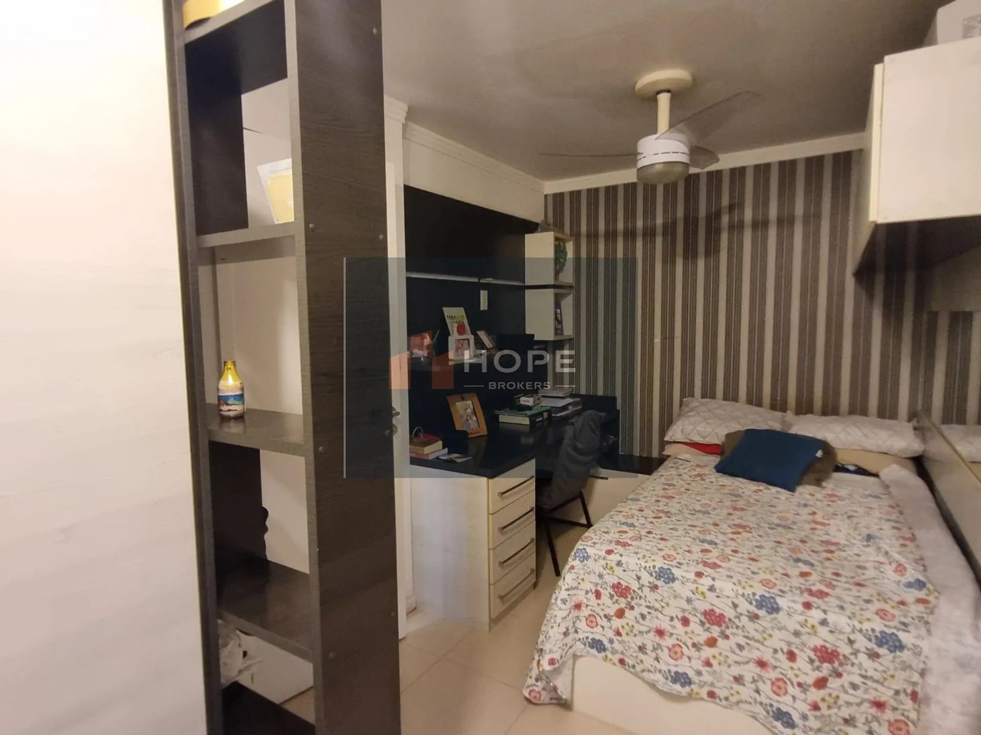 Walk-in closet in a 3-bedroom apartment, 200 m² — photo 11