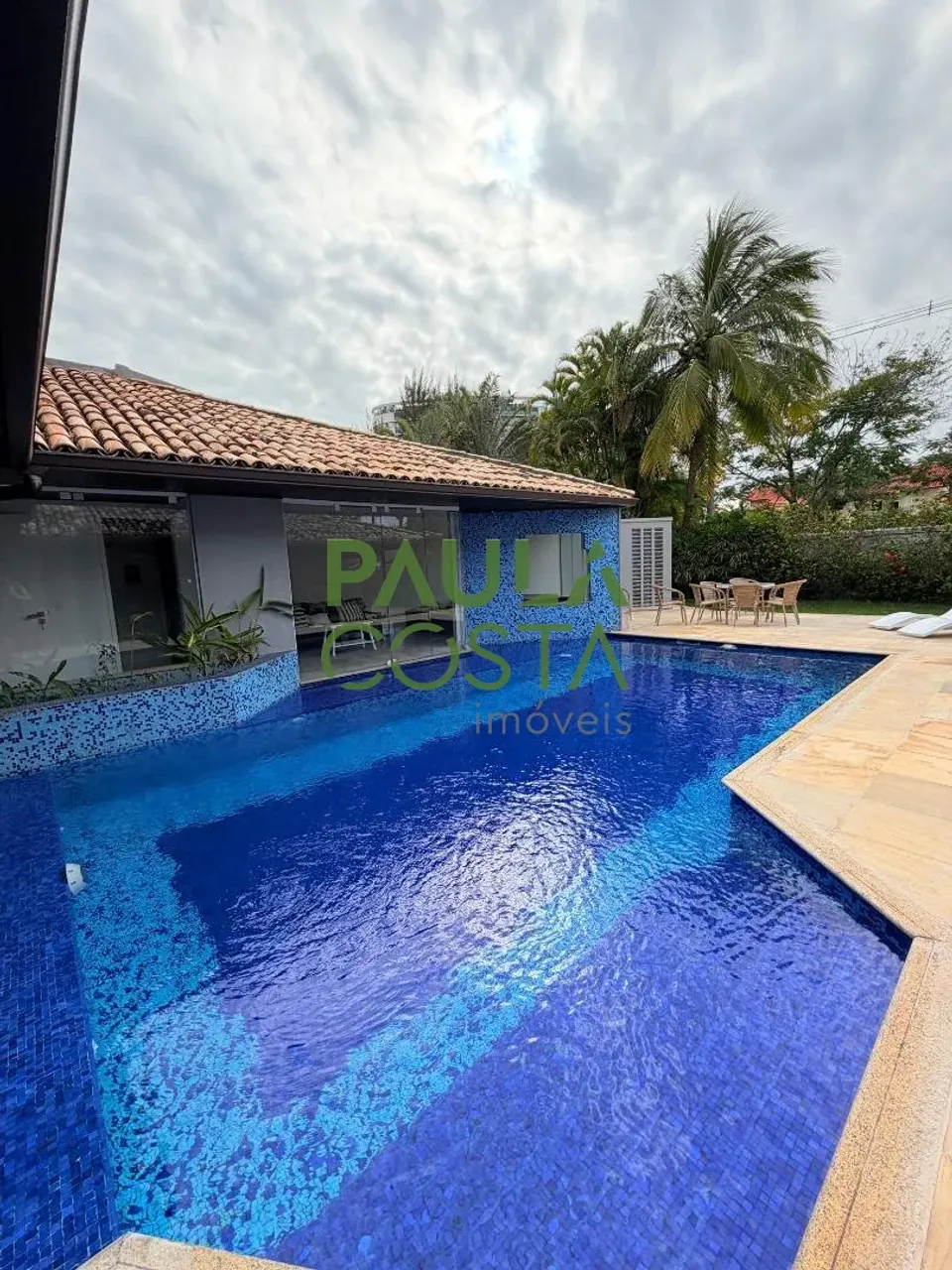 Casa sem mobília com 5 quartos, 5 banheiros e 638 m² — photo 8